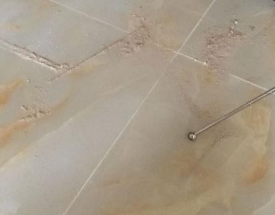 康乐瓷砖空鼓维修公司分享粘合剂选择不当在瓷砖铺贴过程中可能导致以下问题